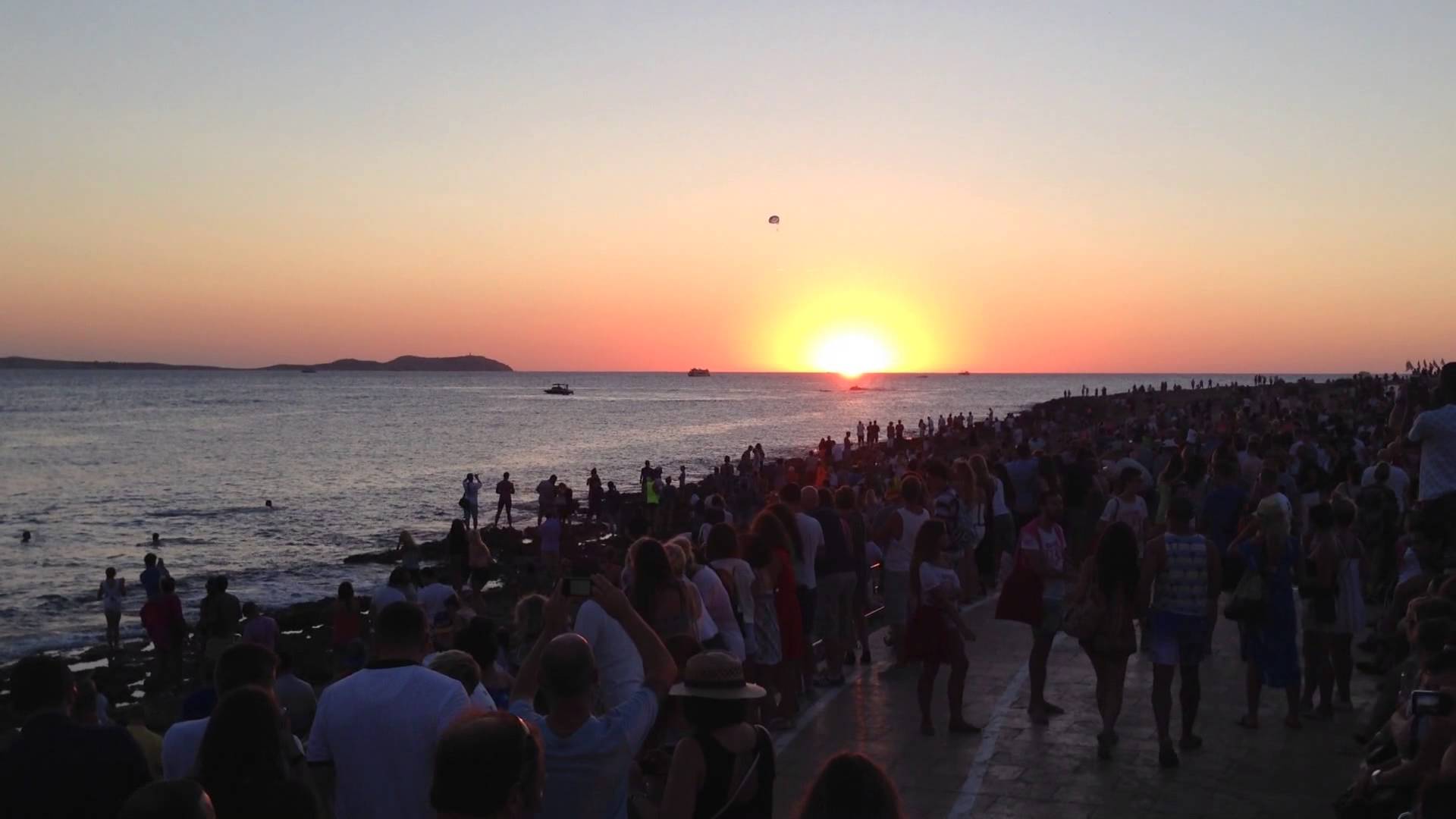 Mambo’s Brings The Sun Down On Its Season Tomorrow Evening