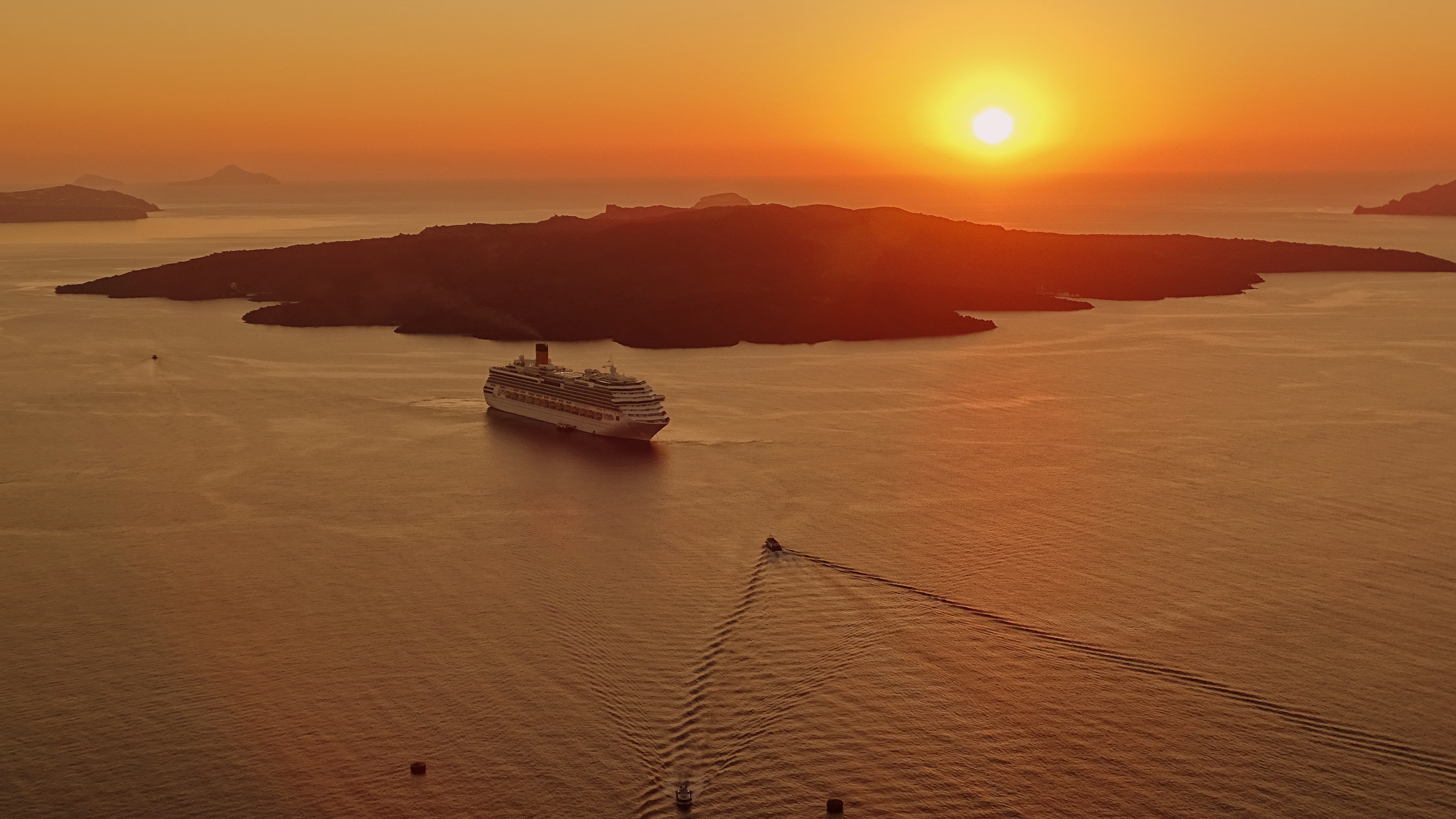MDRNTY Cruise Ibiza Club News