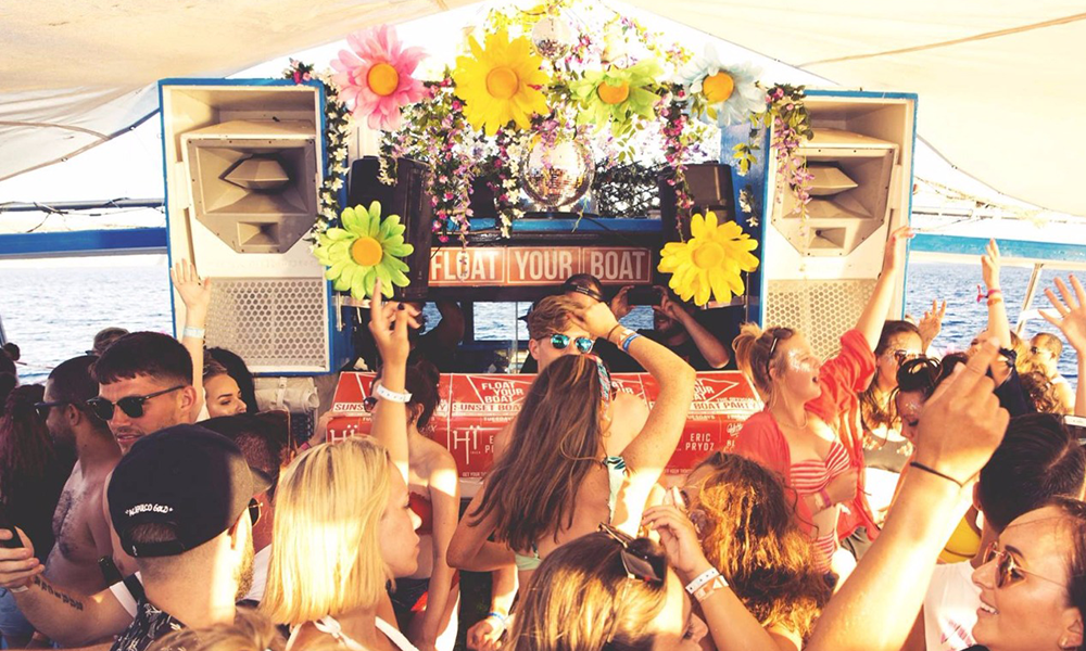 Float Your Boat Are Teaming Up With One Of The UK’s Biggest Clubs!